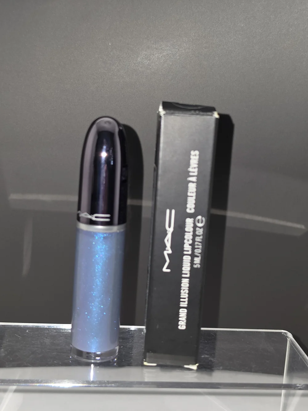VERY RARE!* MAC Cosmetics Grand Illusion Liquid Lipcolour - 